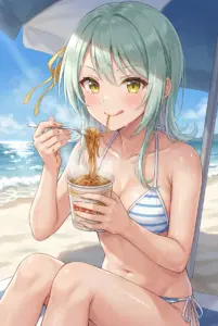 【小柳 香穂】真夏のビーチでカップ麺休憩